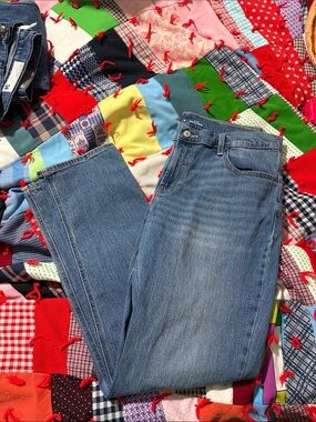 Old Navy Mid-Rise Wow Boyfriend Jeans in Light Blue Denim